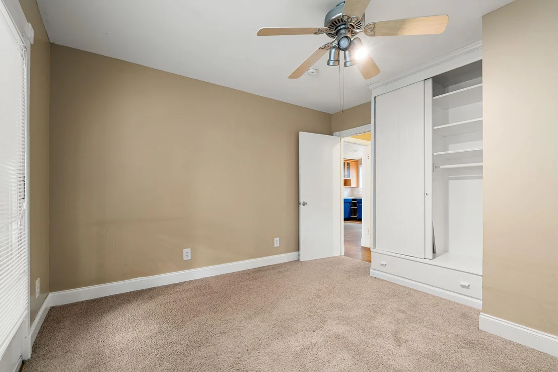 Photo of 2802 Perry LN