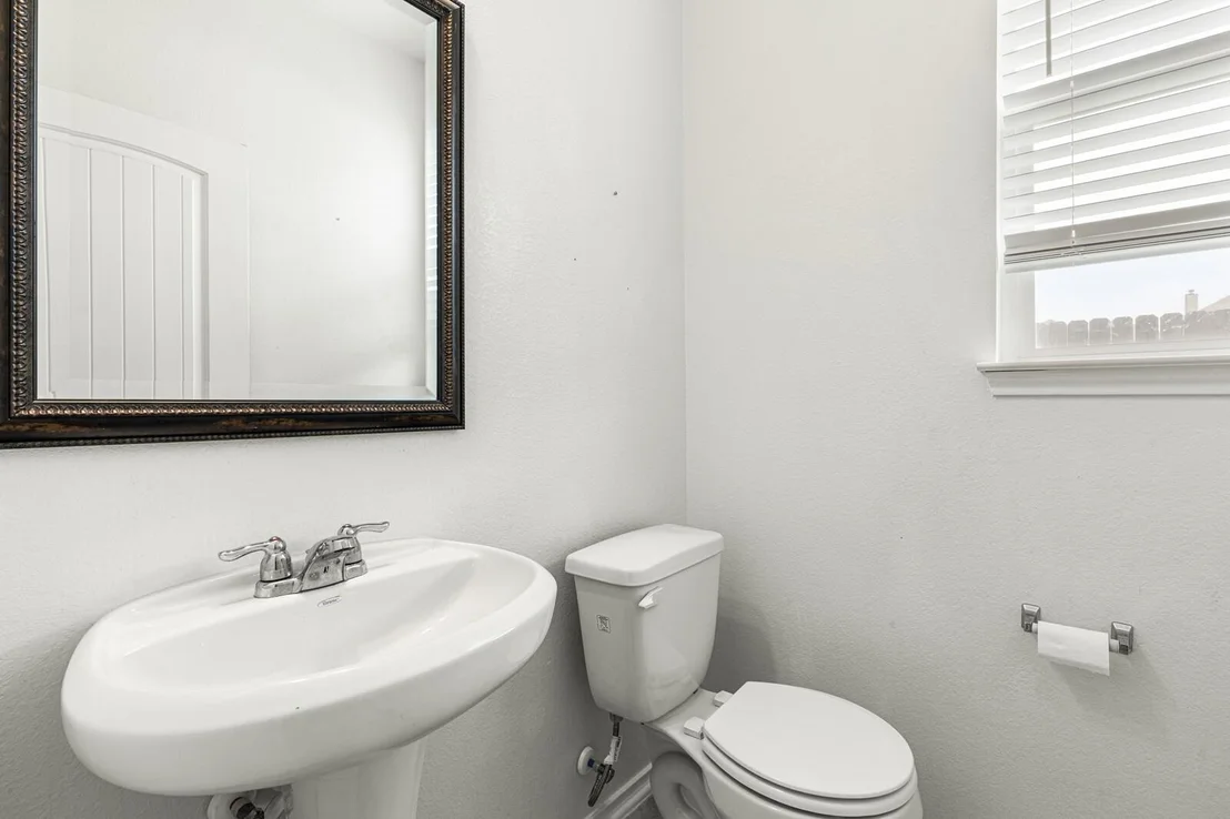 Photo of 1232 Adam LN