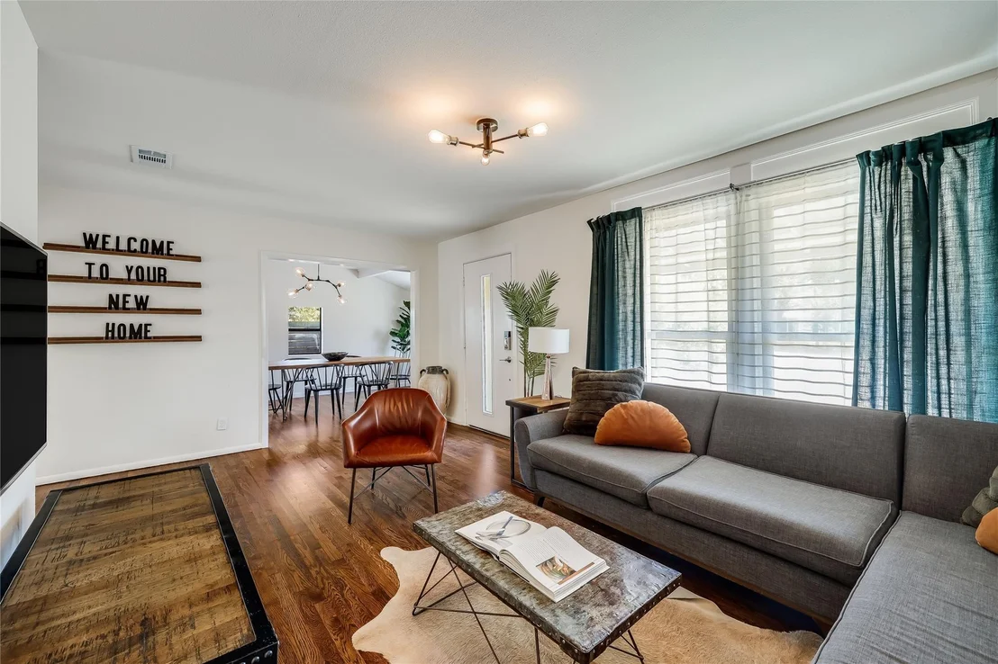 Photo of 5202 Knight CIR