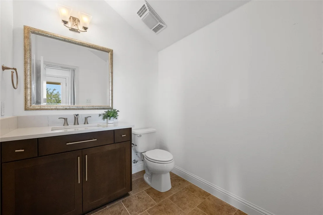 Photo of 102 Kildrummy LN