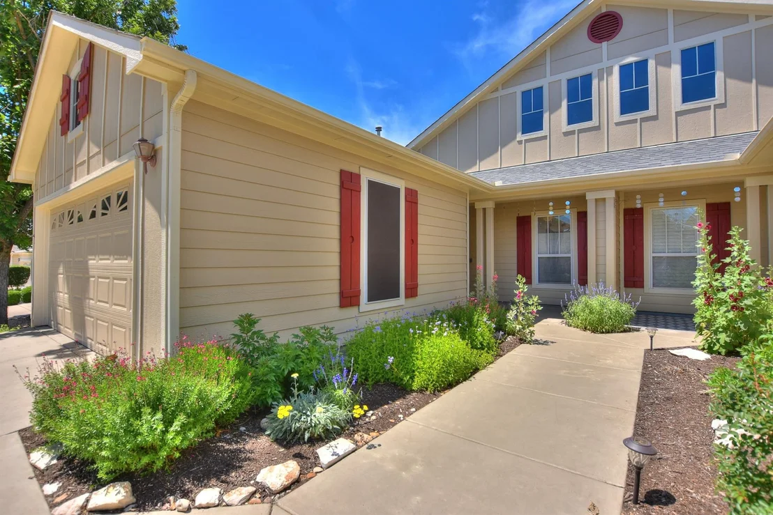 Photo of 221 Bonham LOOP