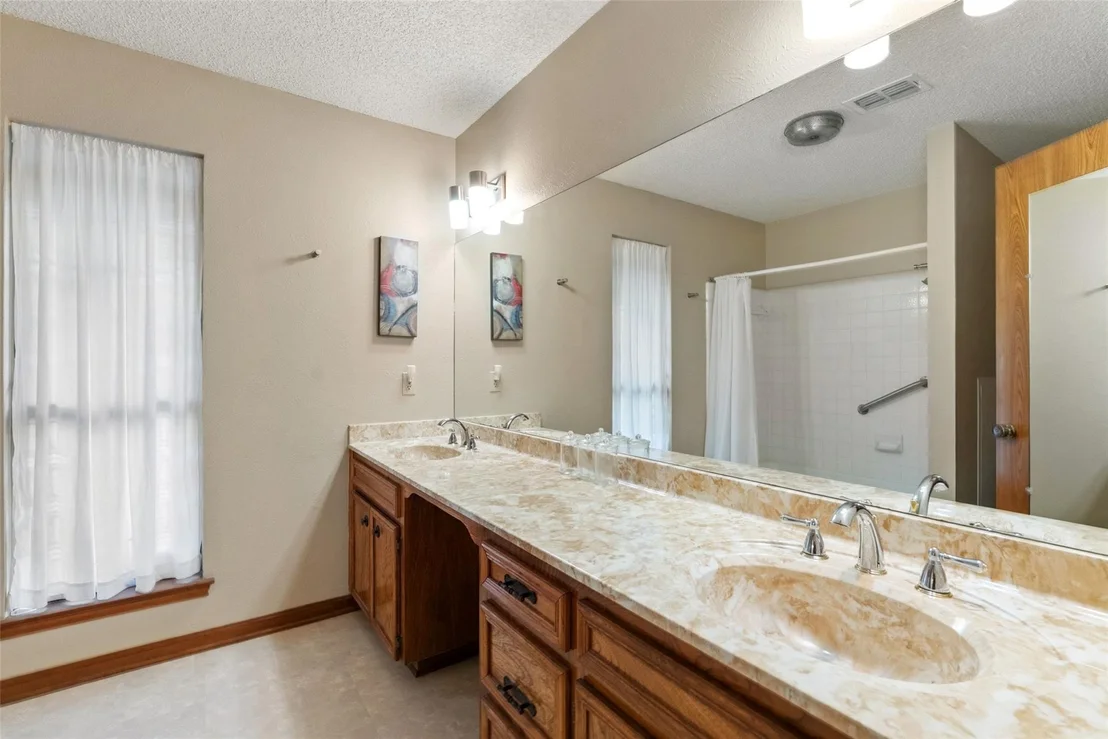 Photo of 1409 Thaddeus CV