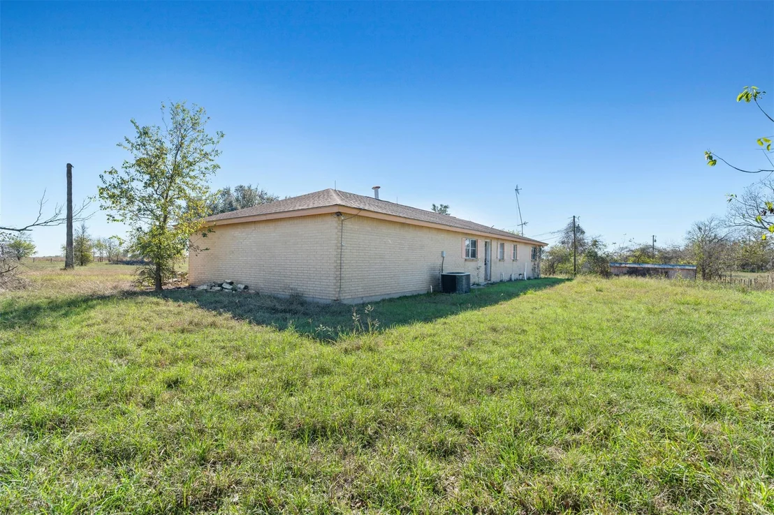 Photo of 230 County Road 422
