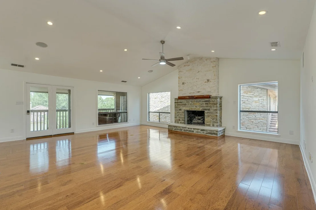 Photo of 103 Crescent Bluff