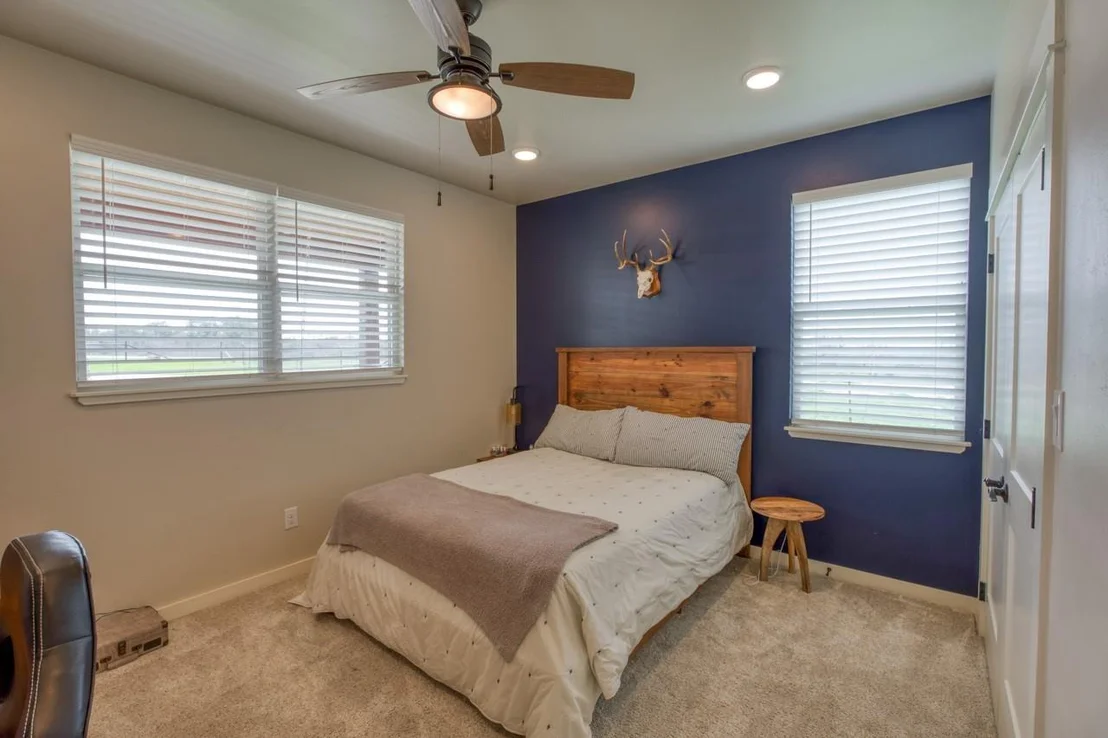 Photo of 104 Schoolhouse LN