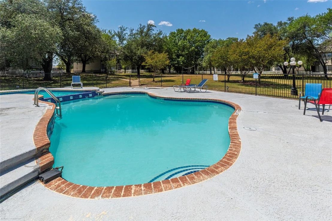 Photo of Unit C at 1845 River Crossing CIR