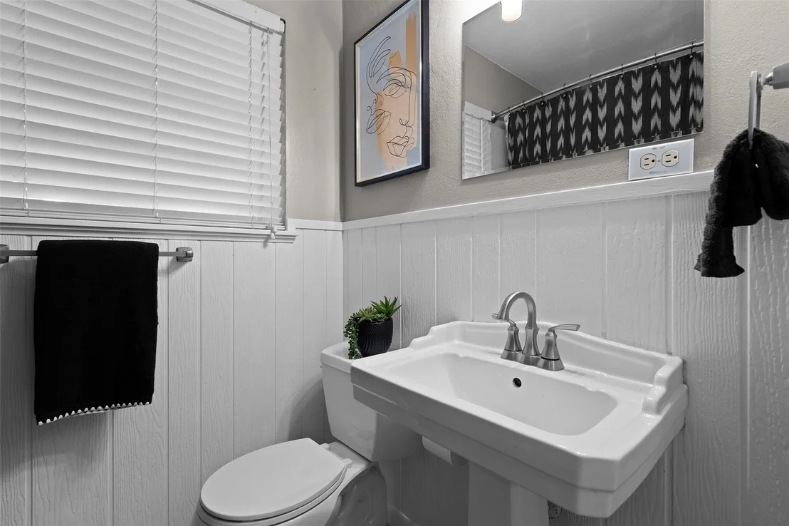 Photo of 8504 Contour DR