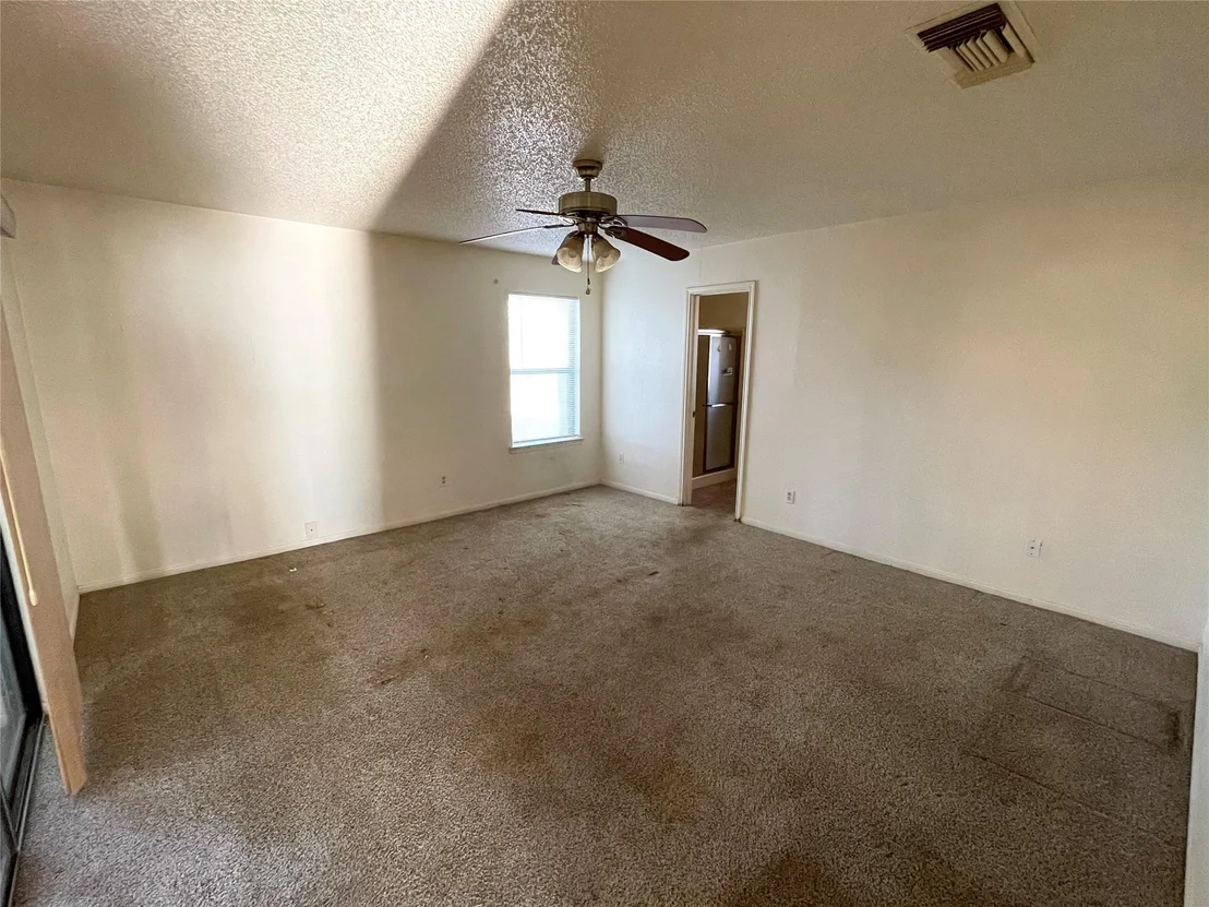 Photo of 401 Highridge CV