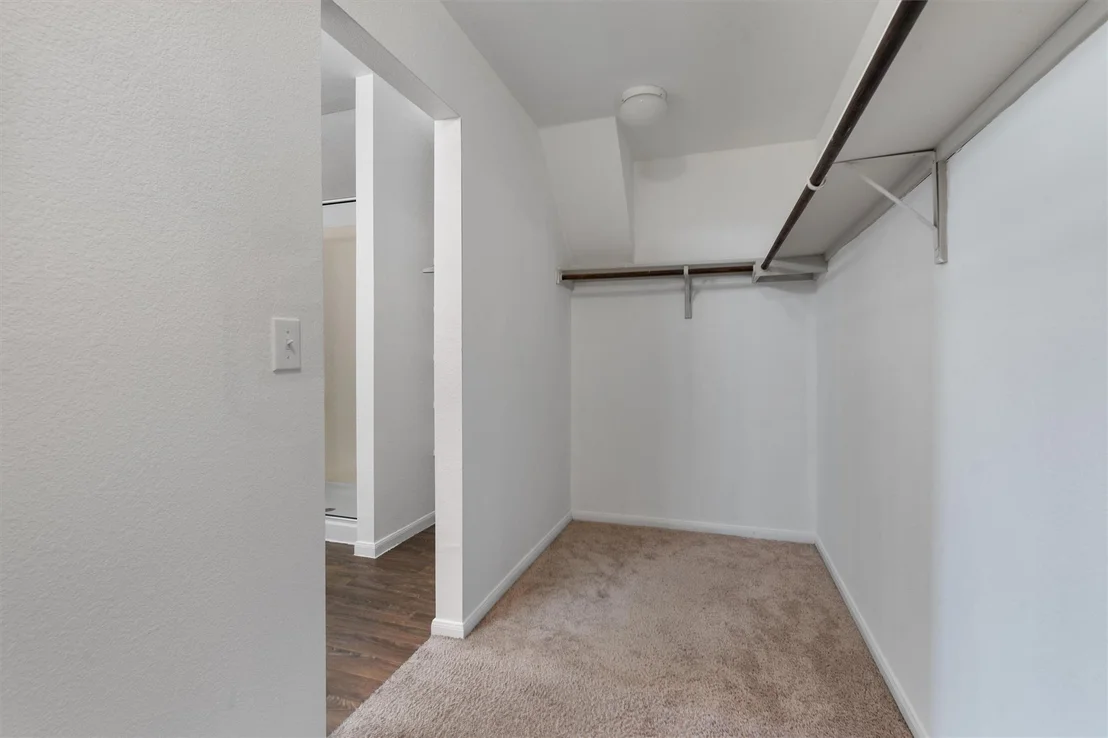 Photo of 15013 Roody LN