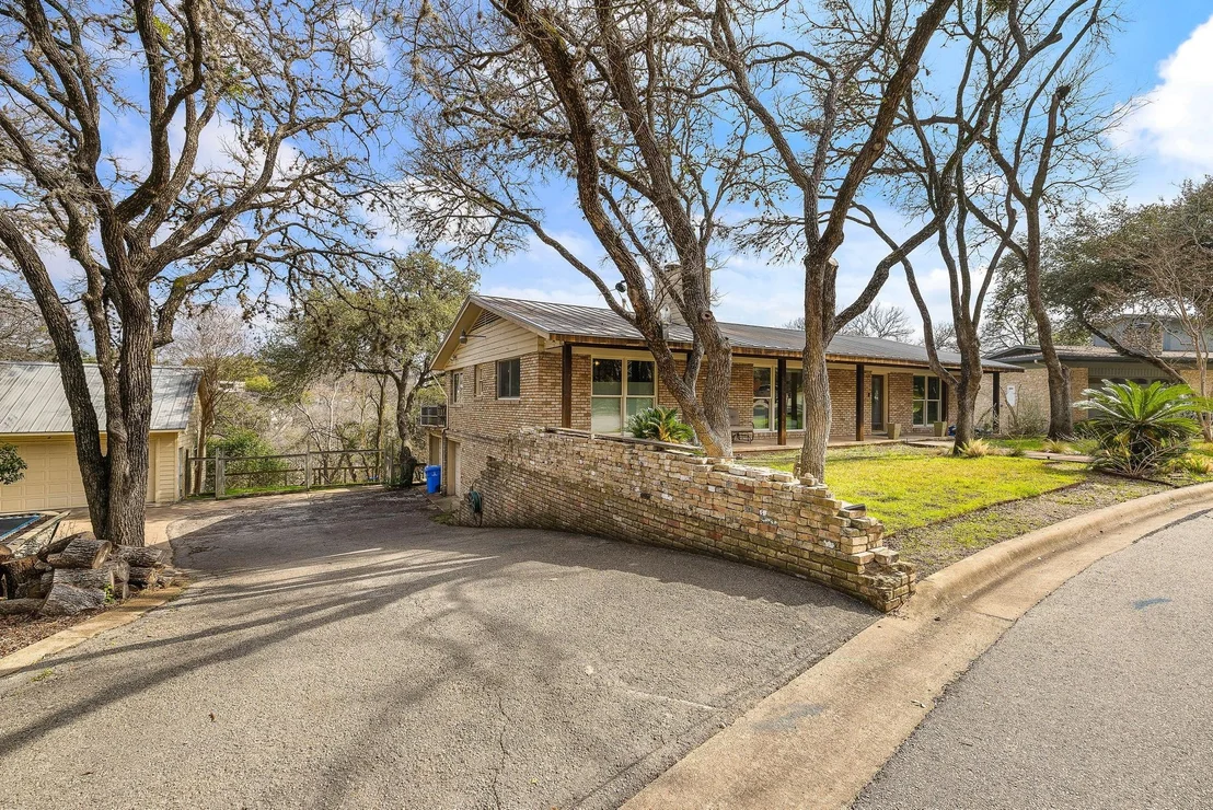 Photo of 7 Inwood CIR