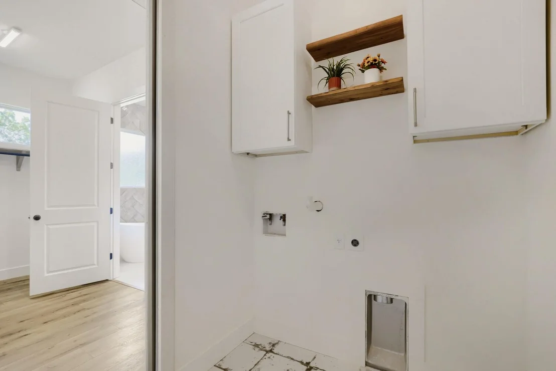 Photo of 3405 Congress Ave