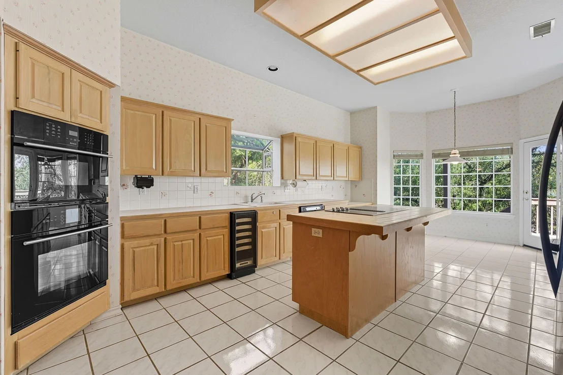 Photo of 700 Barrett LN
