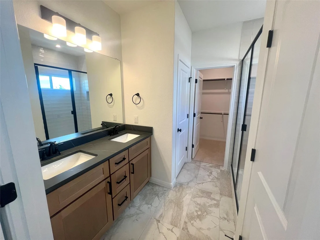 Photo of 365 Young ST