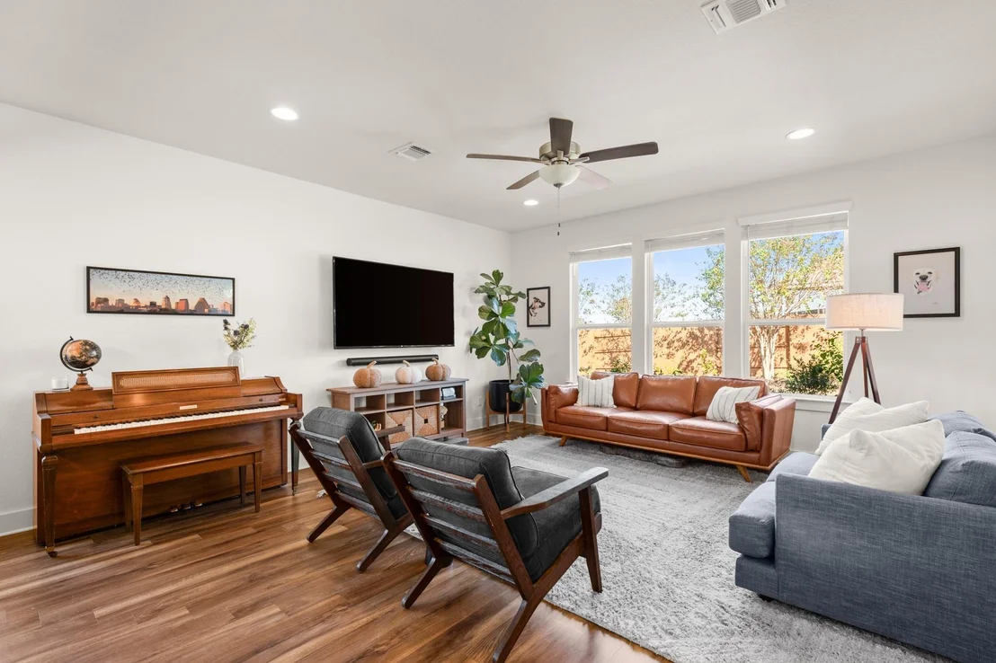 Photo of 238 Big Leaf DR