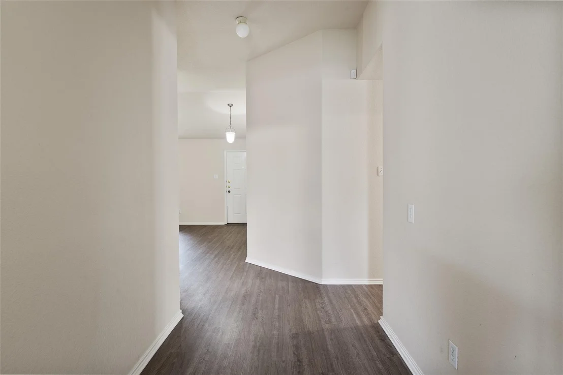 Photo of 3924 Links LN
