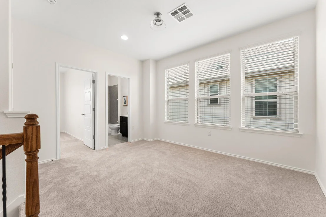 Photo of 9528 Hunter LN