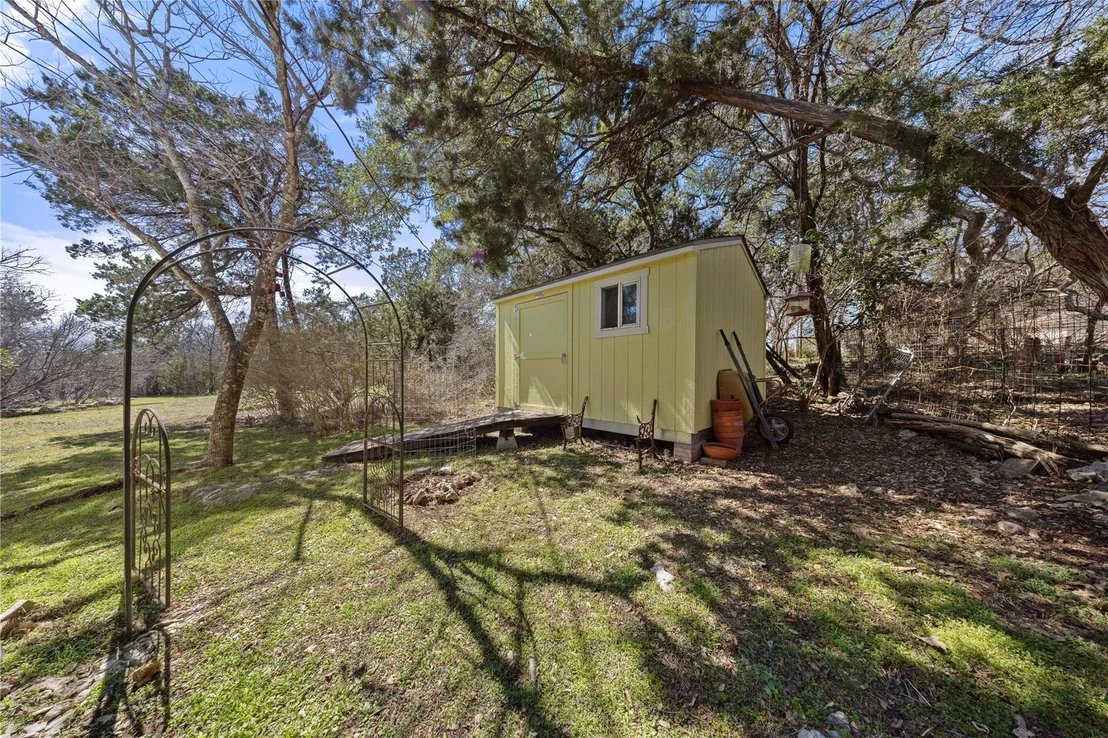 Photo of 305 Clear Springs RD