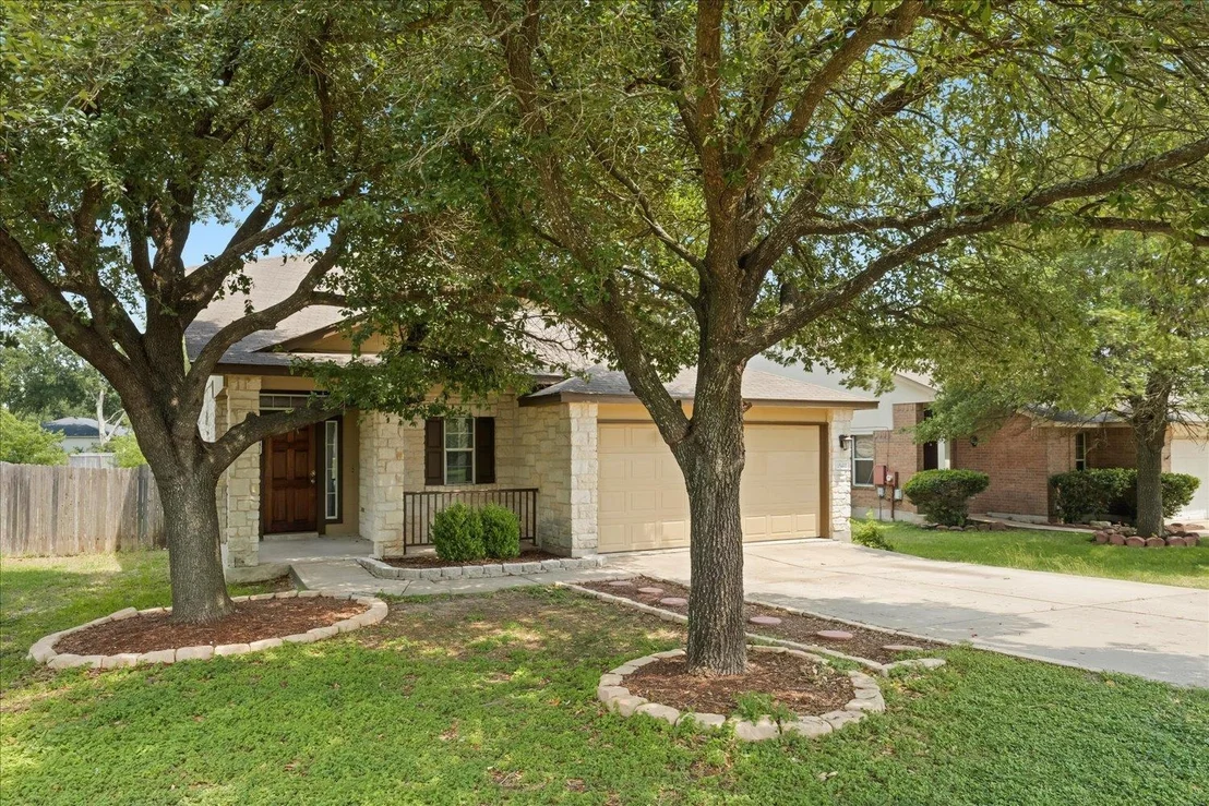 Photo of 15411 Ora LN