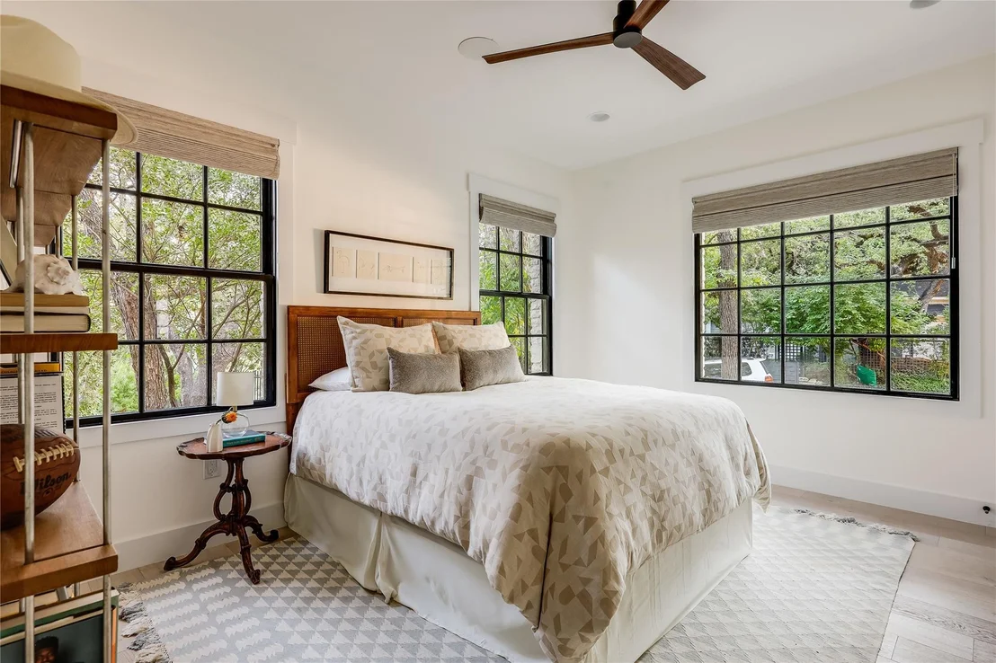 Photo of 1004 Gaston Ave
