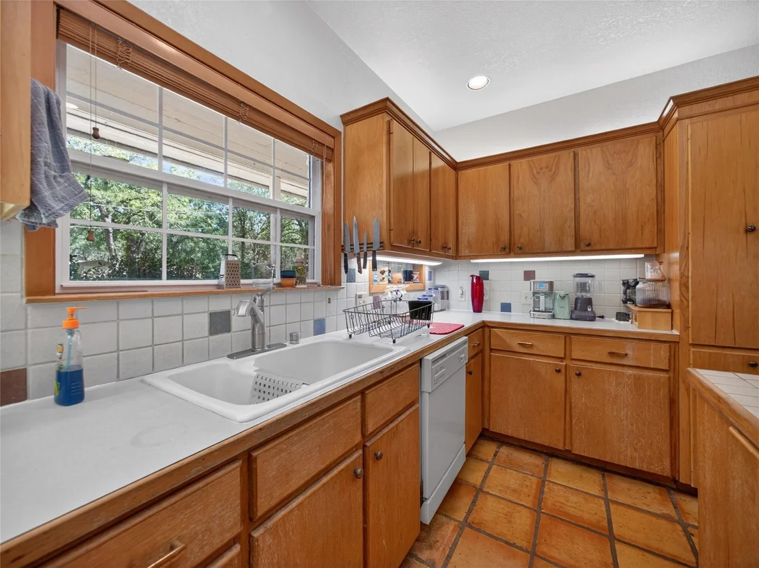 Photo of 613 Breakaway RD