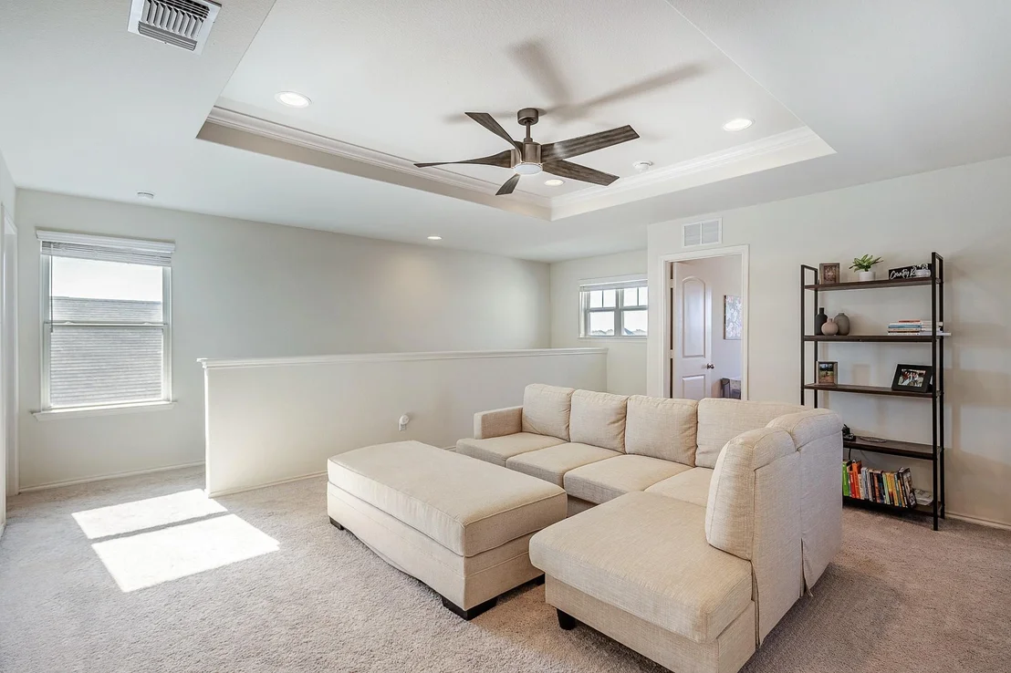 Photo of 221 Thornless CIR