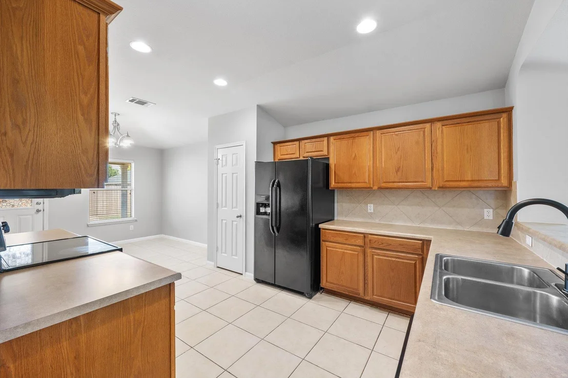 Photo of 411 Leo LN