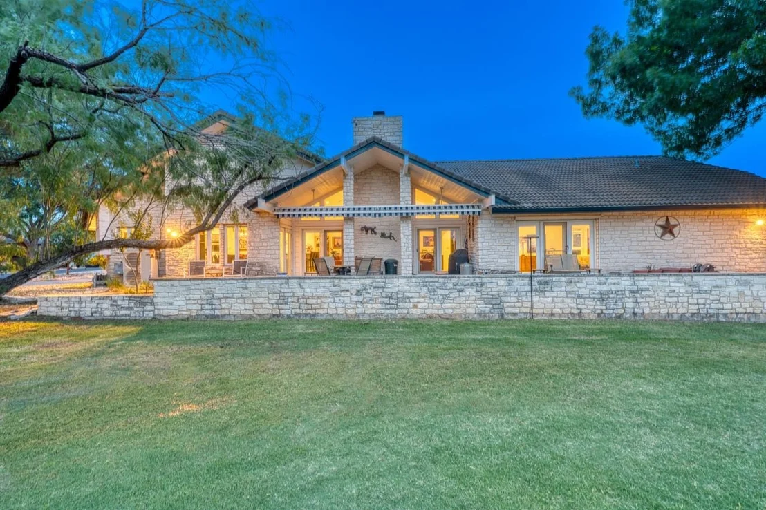 Photo of 2704 Aurora