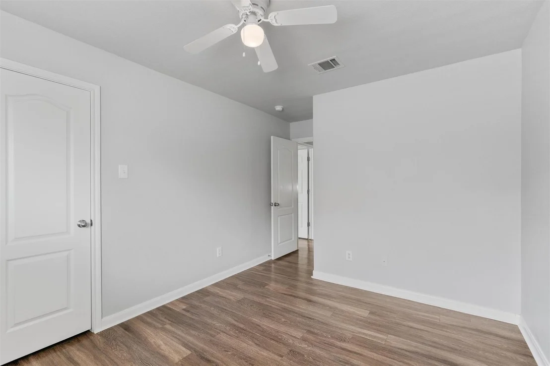 Photo of 198 Covent DR