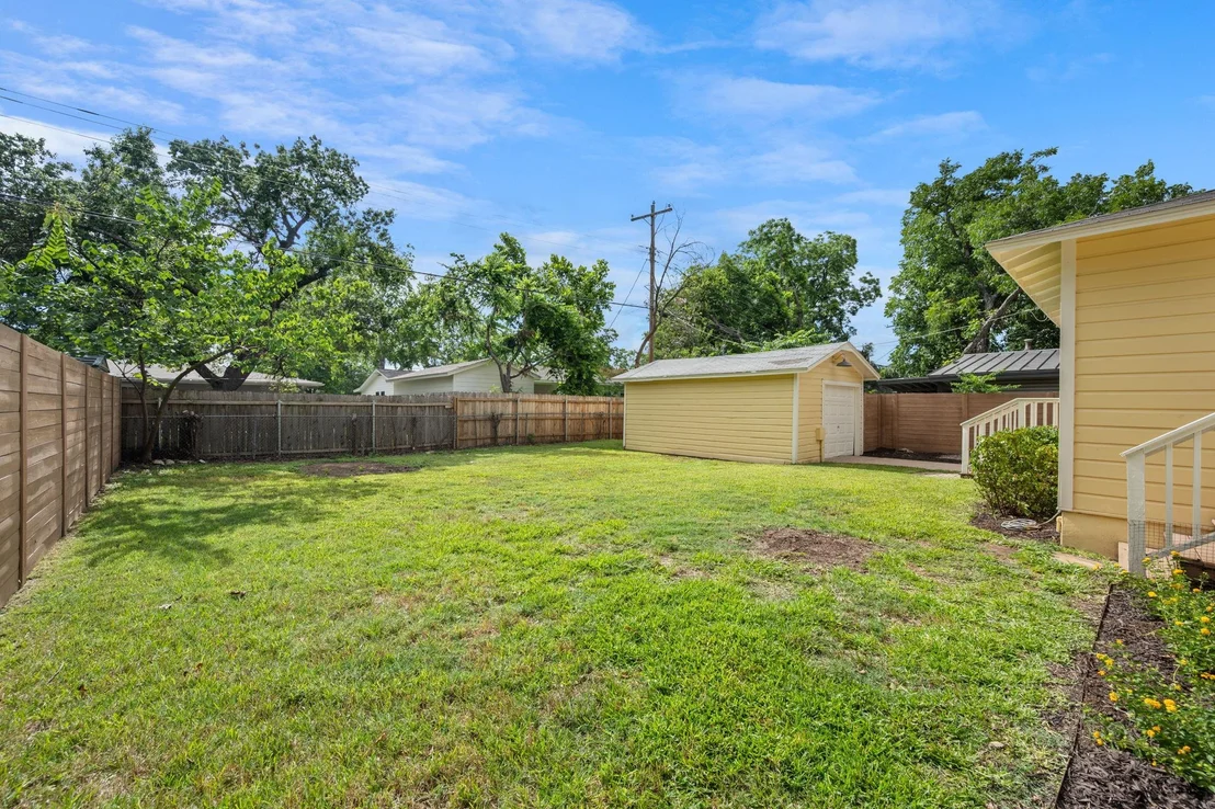 Photo of 5010 W Frances PL