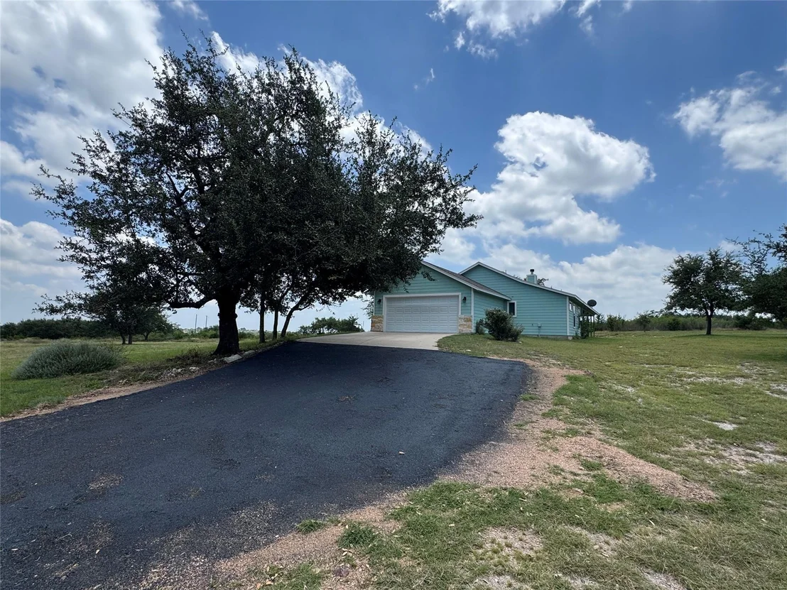 Photo of 220 Three Creeks DR