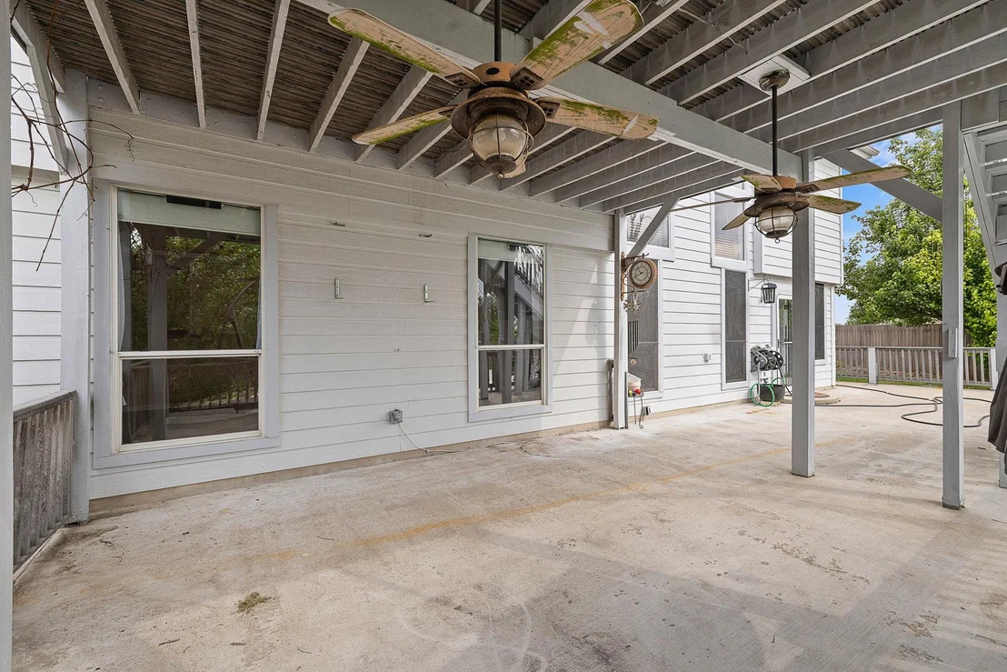 Photo of 16019 Dark LN