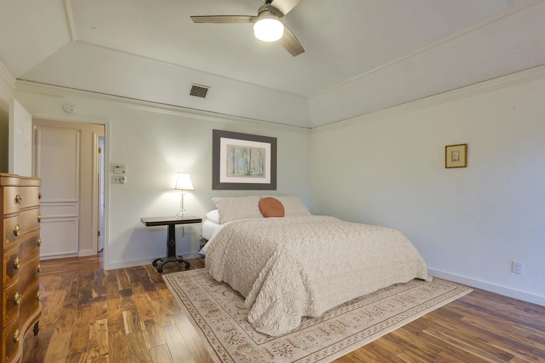 Photo of 2403 Braemar CV
