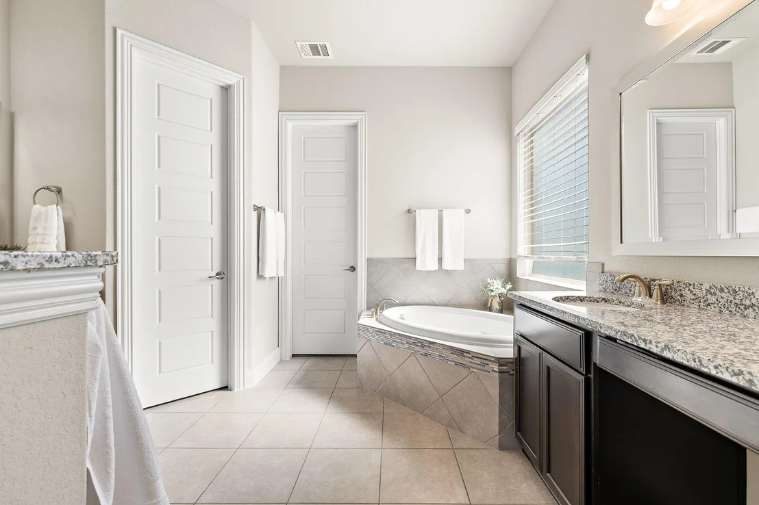 Photo of 2917 Waterson ST