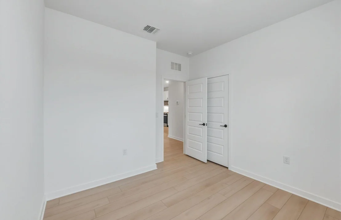 Photo of 124 Adlai Ave