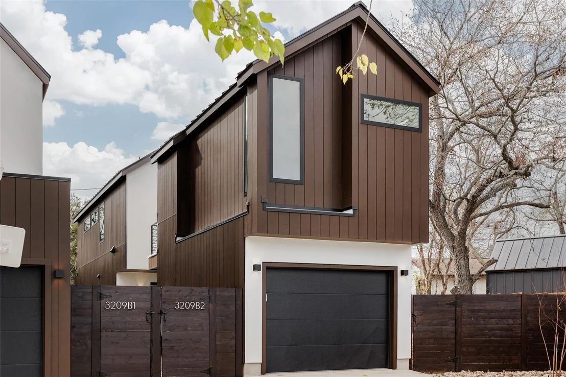 Photo of Unit 2 at 3209 Dolphin DR