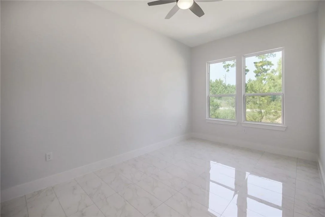 Photo of 137 Lakeside DR