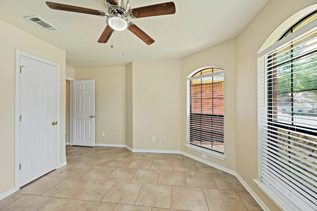 Photo of 111 Stephen LN