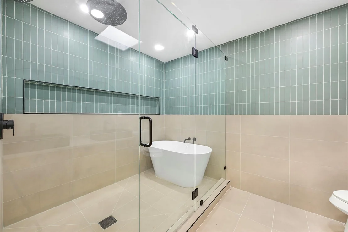 Photo of 3001 Cedarlawn CIR