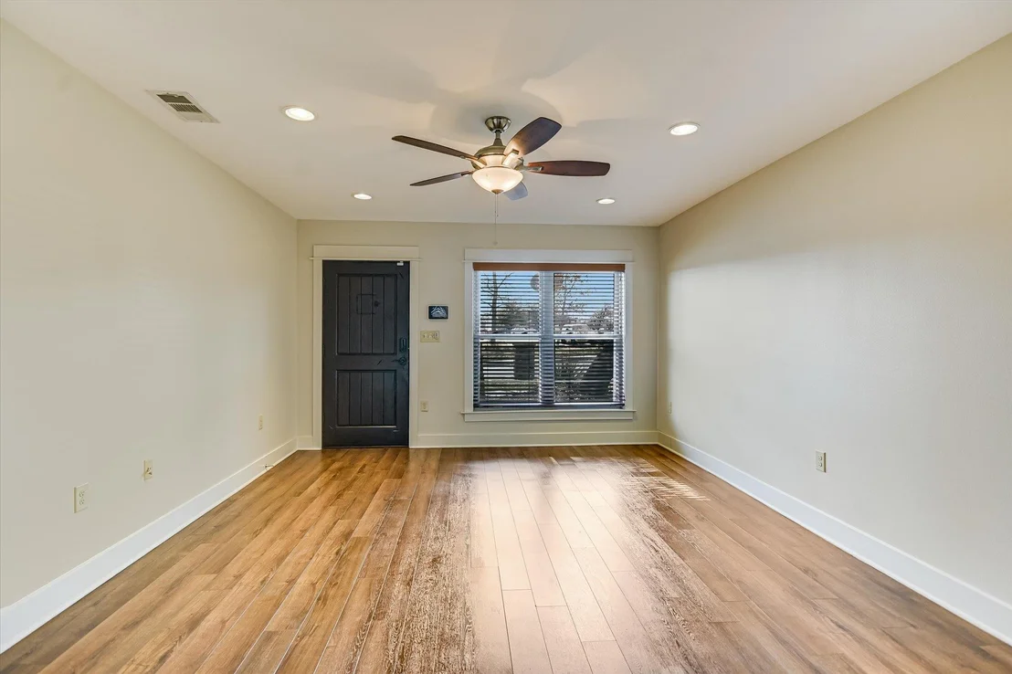 Photo of 1300 Morgan LN