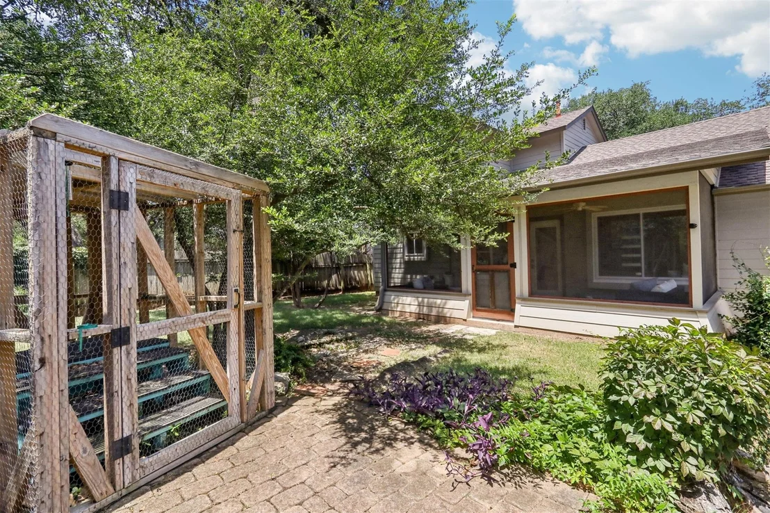 Photo of 7109 Dallas DR
