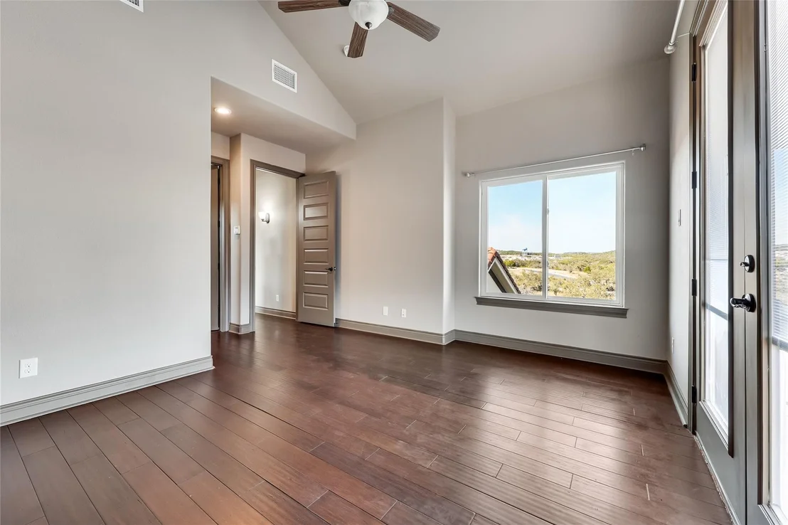 Photo of 19129 Camelot Woods CV