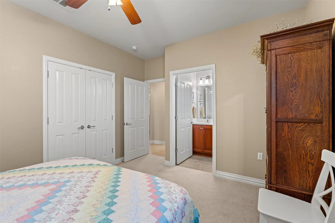 Photo of 200 Apache Mountain LN