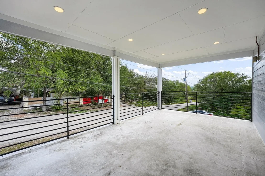 Photo of 15213 Chamberlain CT