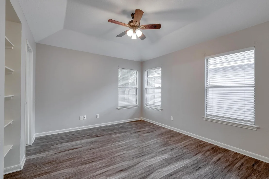 Photo of 2155 Redwing WAY