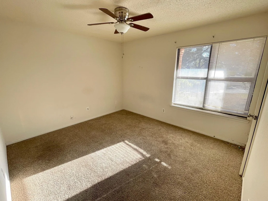 Photo of 401 Highridge CV