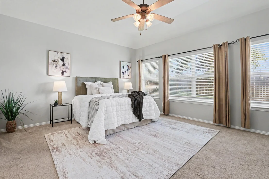 Photo of 903 Madrone DR