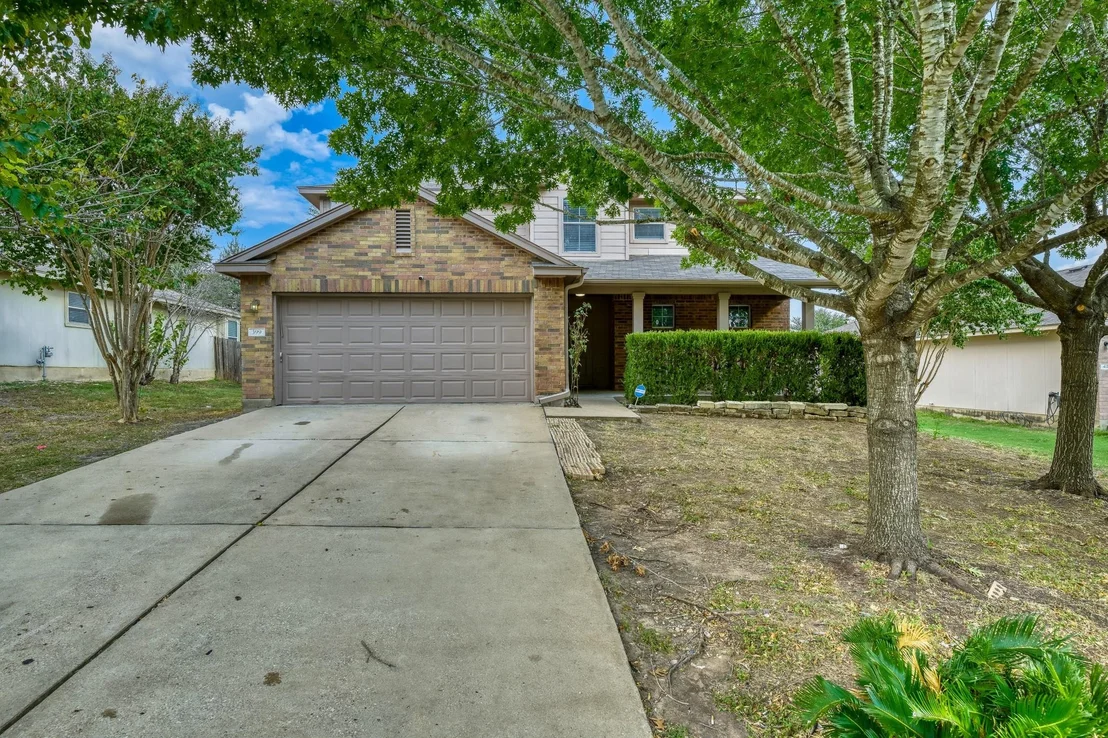 Photo of 399 Paddington DR