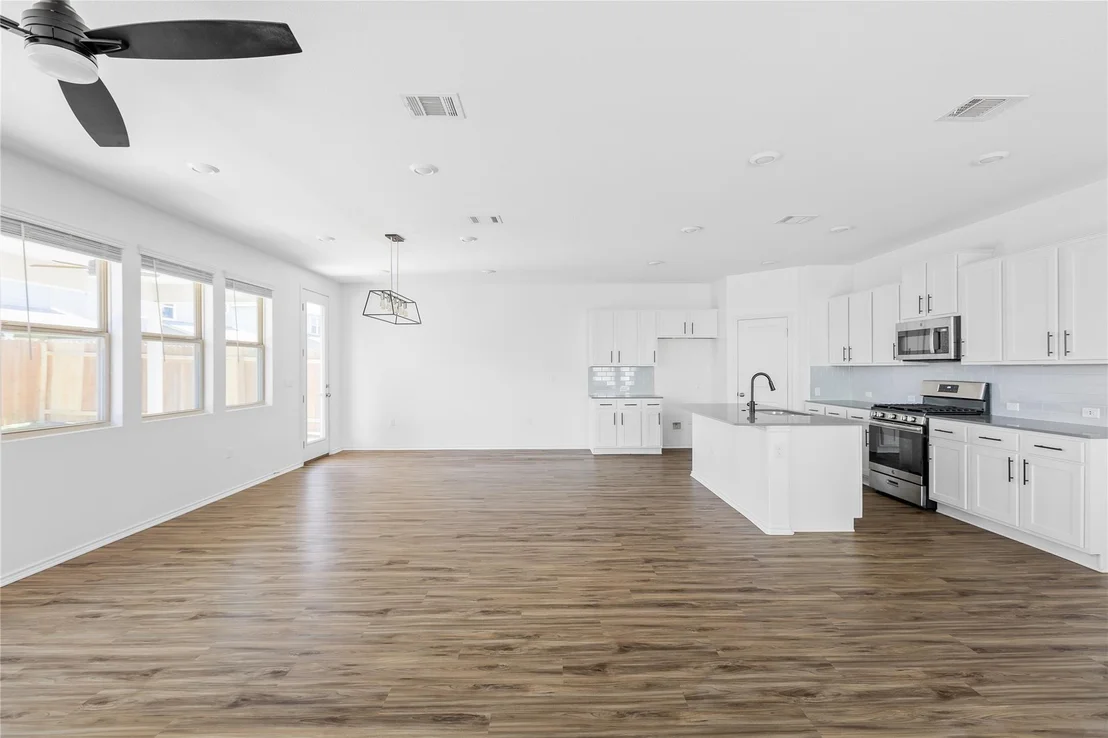 Photo of 1203 Diggy DR