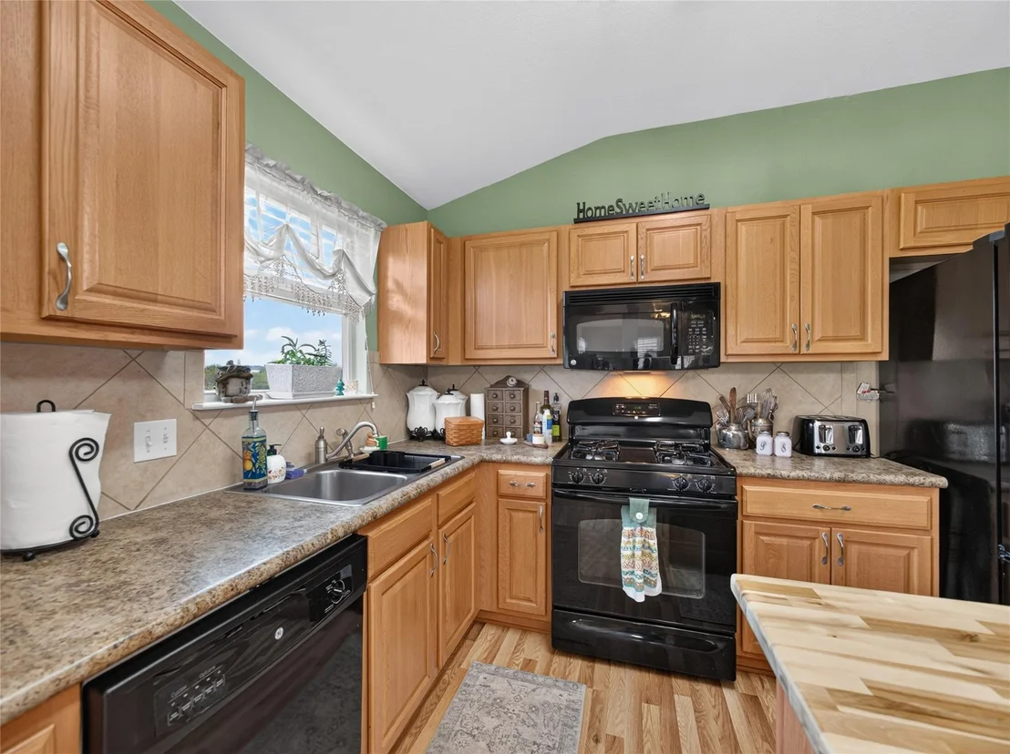Photo of 427 Buckingham DR