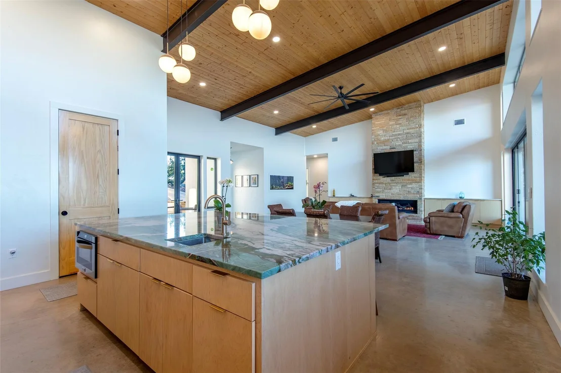 Photo of 247 Peninsula DR